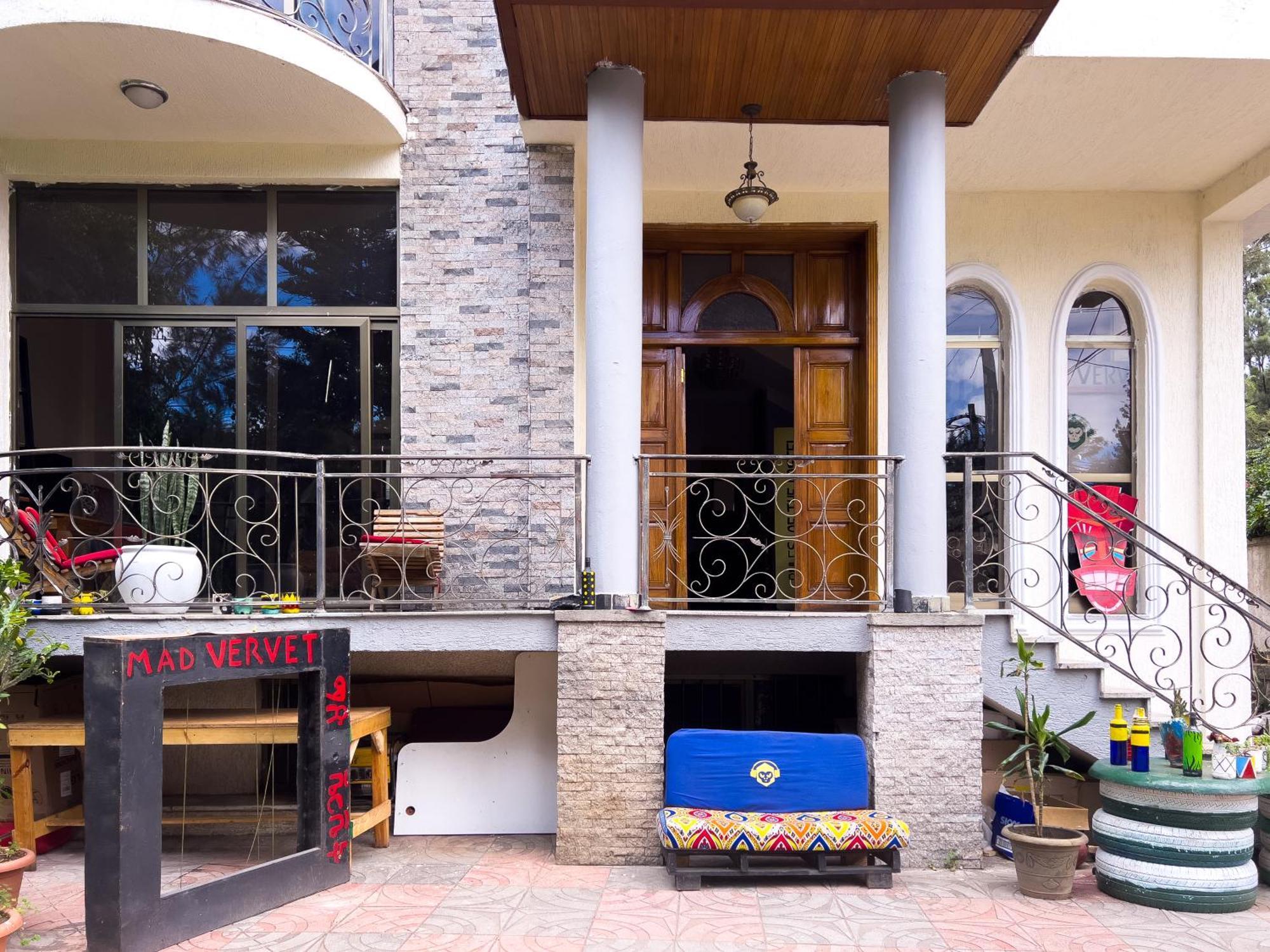 Mad Vervet Backpackers Hostel Addis Ababa Exterior photo